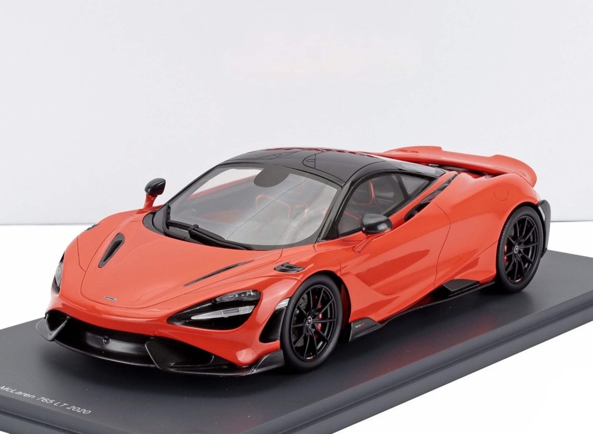 Schuco 2020 Mclaren 765LT Coupe Orange 1:18 Resin