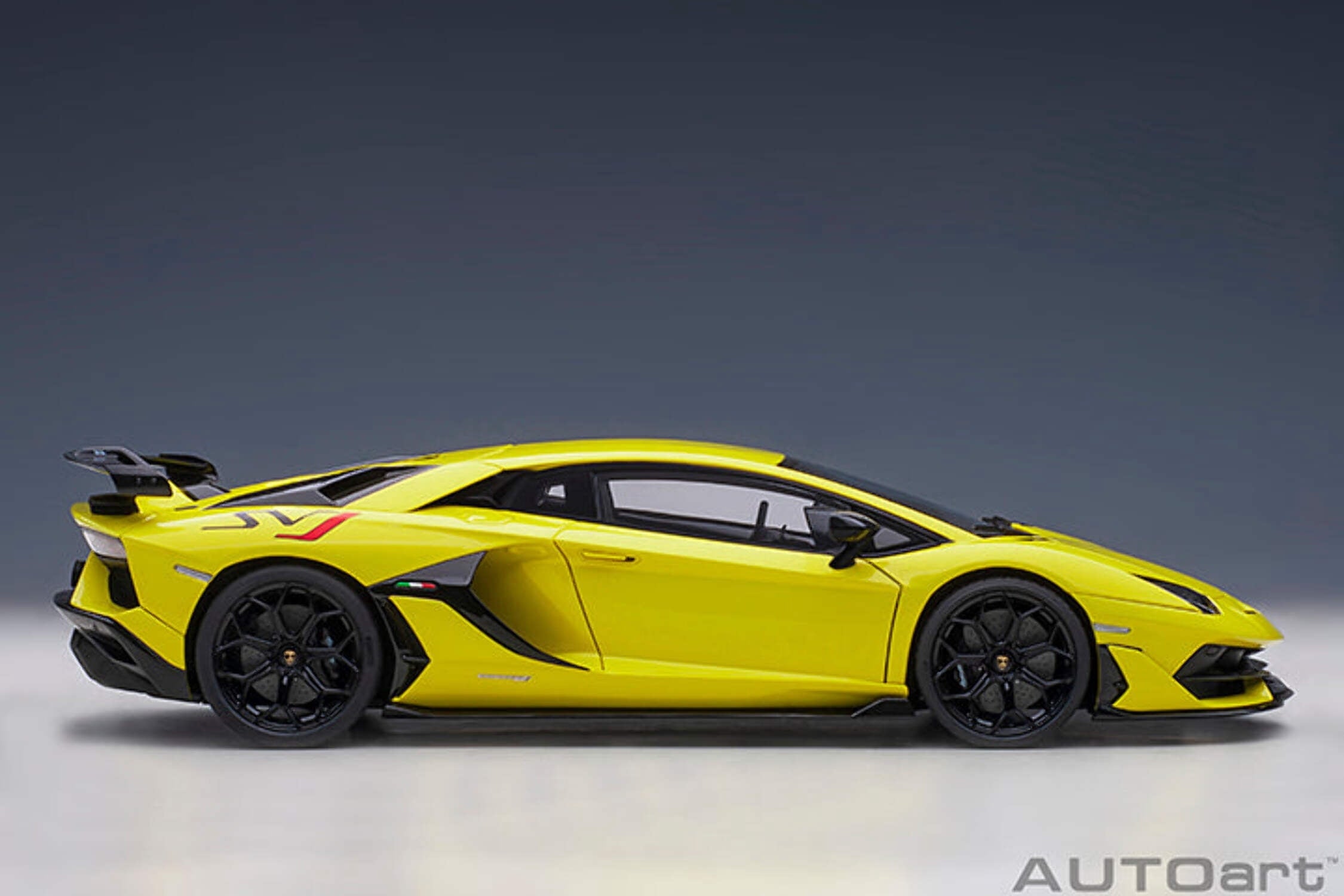 Lamborghini Aventador SVJ Giallo Tenerife / Pearl Yellow 1/18 Model Car by Autoart