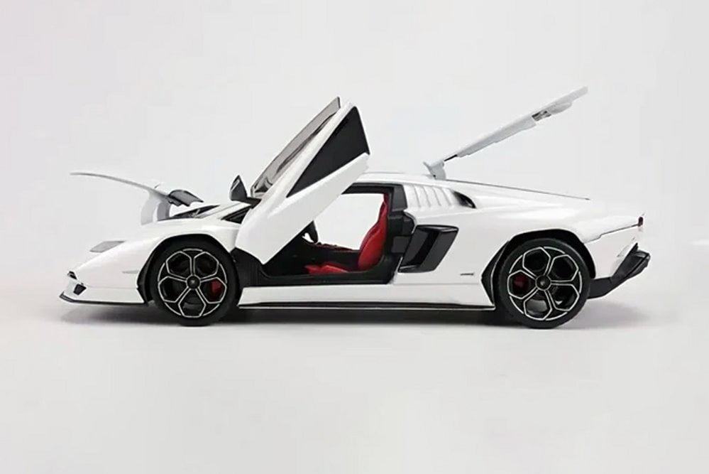 Lamborghini Countach LPI 800-4, White - Maisto 31459W - 1/18 scale Diecast Model Toy Car