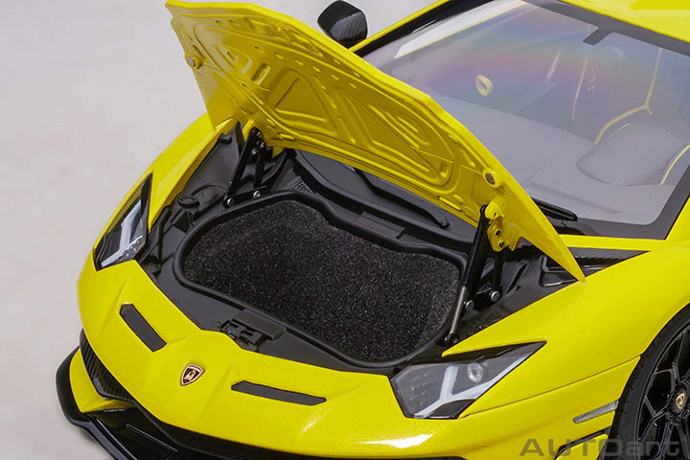 Lamborghini Aventador SVJ Giallo Tenerife / Pearl Yellow 1/18 Model Car by Autoart