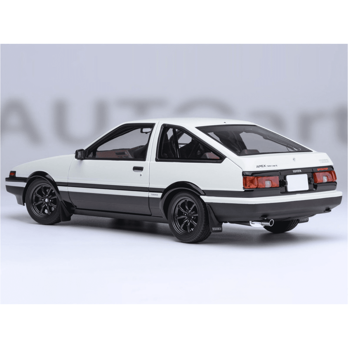 Toyota Sprinter Trueno (AE86) RHD "Project D Final Version" White w/Carbon Hood "Initial D" 1995-2013 1/18 Model Car by Autoart
