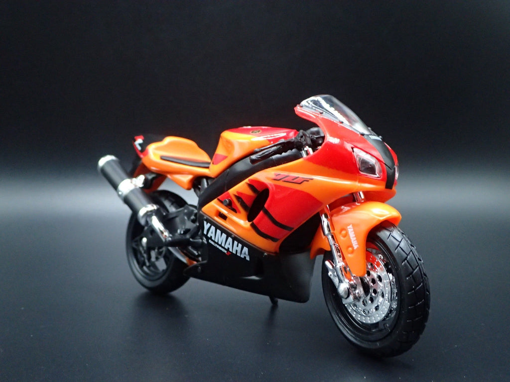 Open Box YAMAHA YZF-R7 SPORT BIKE MOTORCYCLE ORANGE 1/18 SCALE DIORAMA DIECAST MODEL BIKE