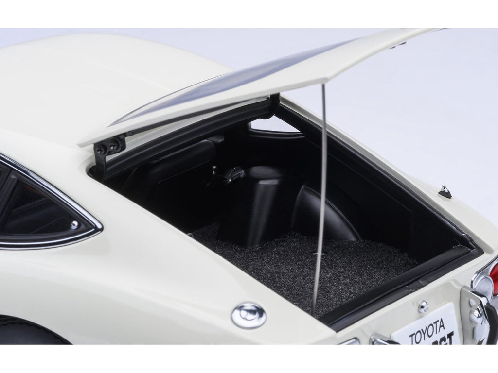 1967 Toyota 2000GT RHD (Right Hand Drive) White 1/18 Model Car by Autoart