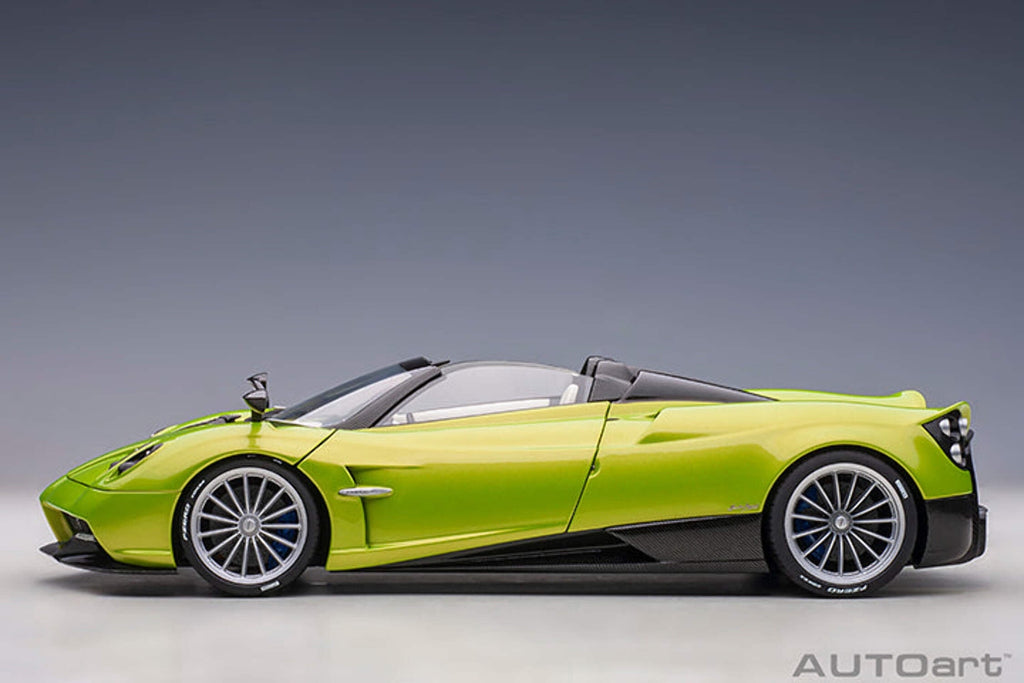 Pagani Huayra Roadster Verde Firenze Green Metallic and Carbon with Luggage Set 1/18 Model Car by Autoart