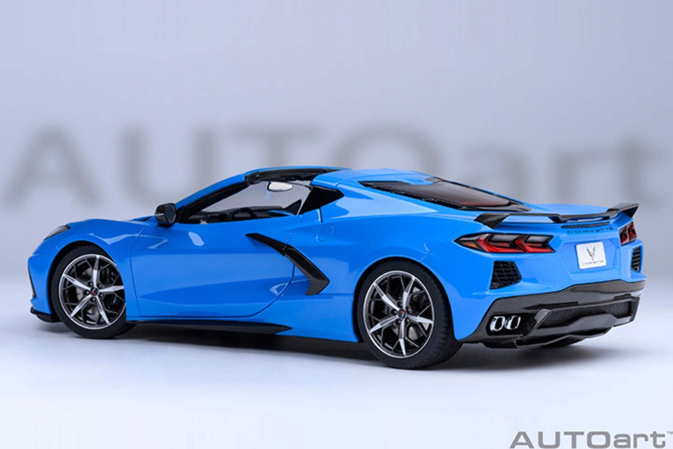 2020 Chevrolet Corvette C8 Stingray Rapid Blue 1/18 Model Car by Autoart