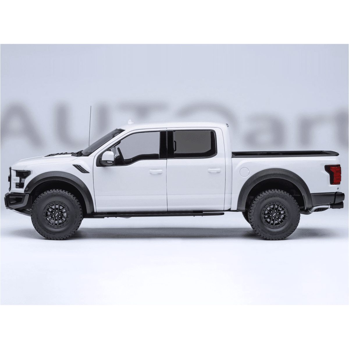 2019 Ford F-150 Raptor Pickup Truck Oxford White 1/18 Model Car by Autoart