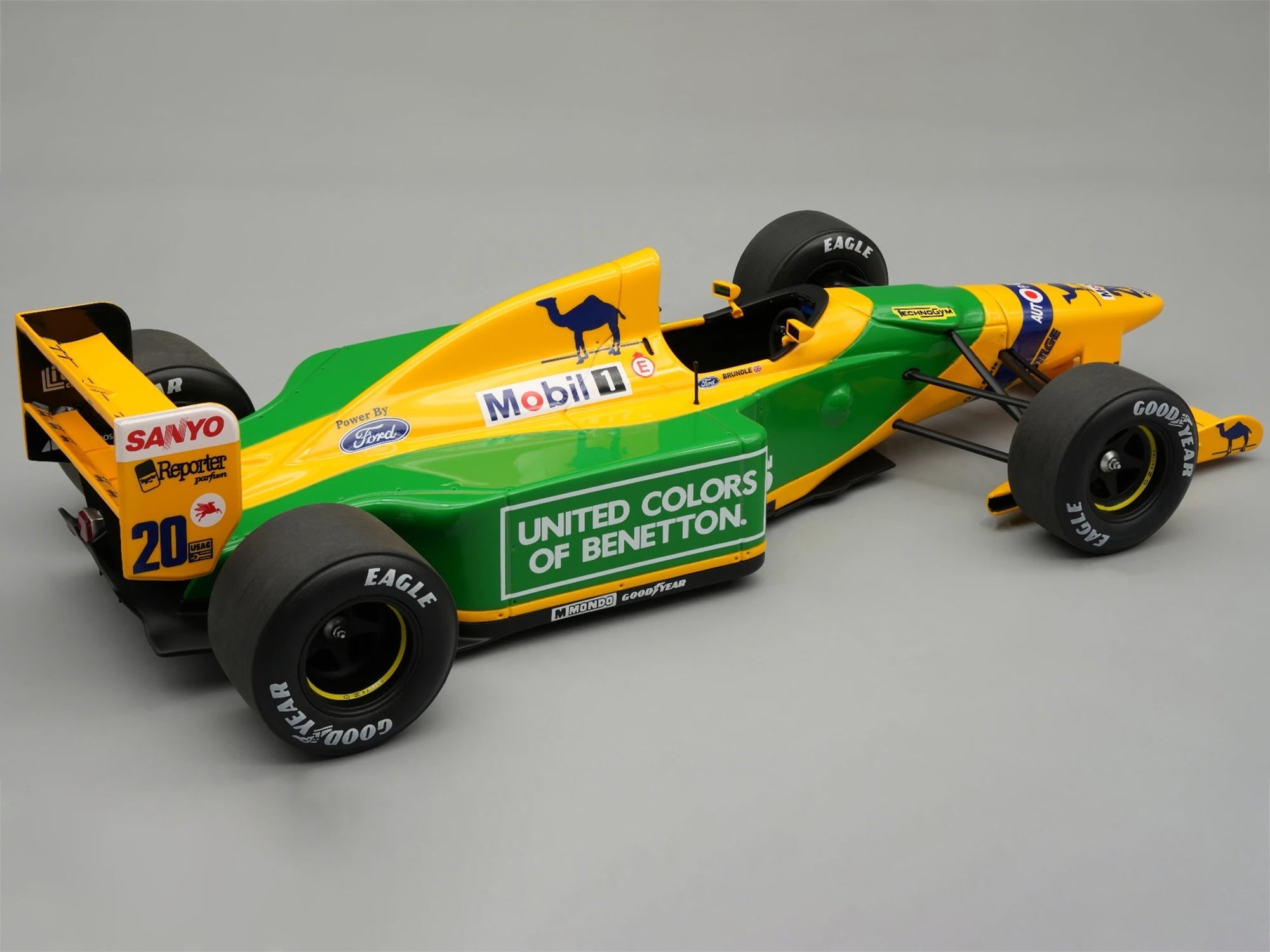 Benetton B192 #20 Martin Brundle 3rd Place F1 "British GP" (1992) "Mythos Series" with Case 1/18 Model Car by Tecnomodel