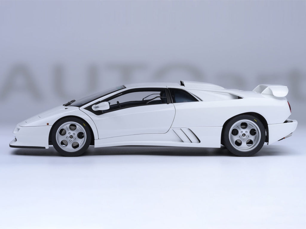 Lamborghini Diablo SE30 Jota Impact White 1/18 Model Car by Autoart