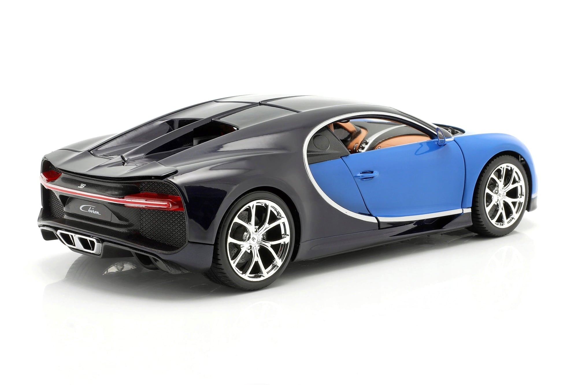 2016 Bugatti Chiron Blue 1/18 Diecast Model Car by Bburago
