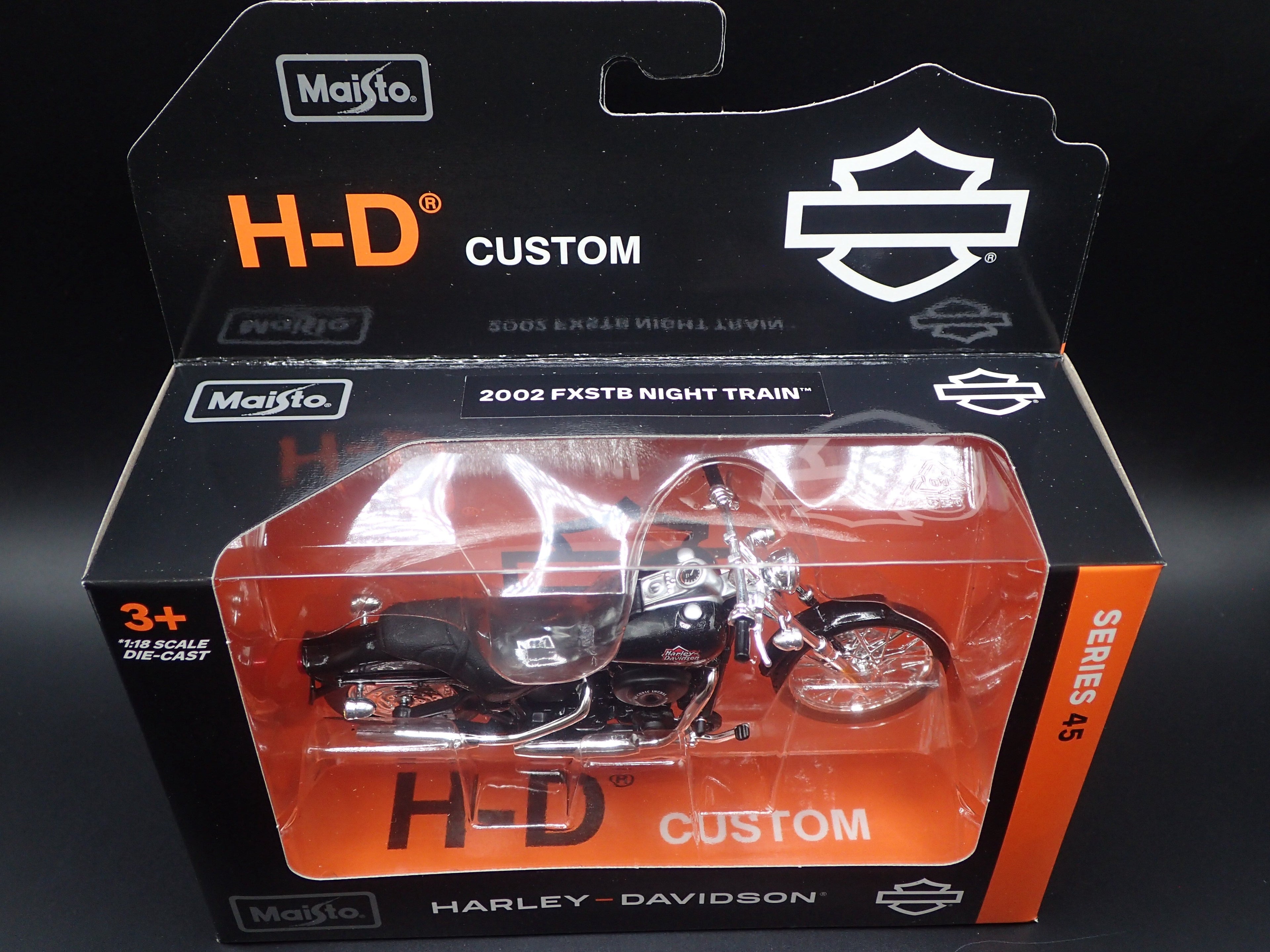 2002 02 FXSTB NIGHT TRAIN HARLEY DAVIDSON MOTORCYCLE MAISTO SERIES 45 1:18 MODEL