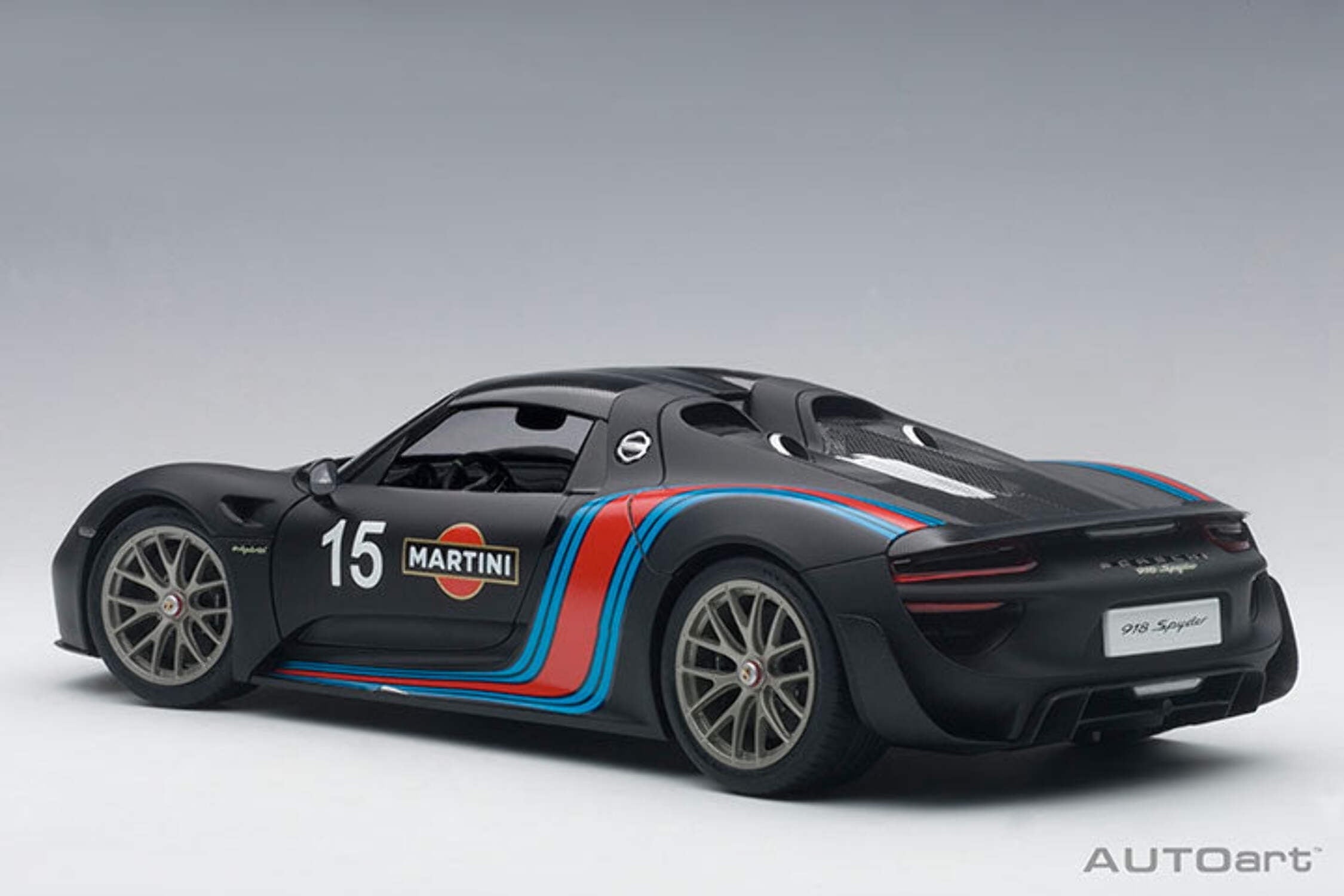 Autoart 77929 No.15 Porsche 918 Spyder Weissach Black-Martini Livery 1-18 Scale Model Car