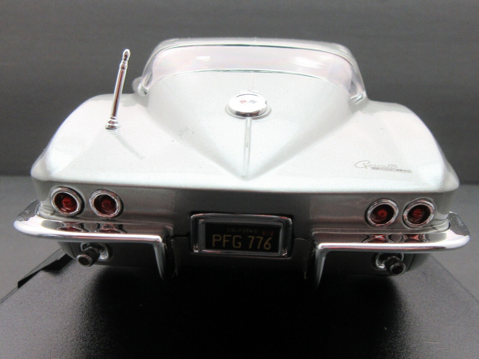 1:18 1965 Chevy Corvette