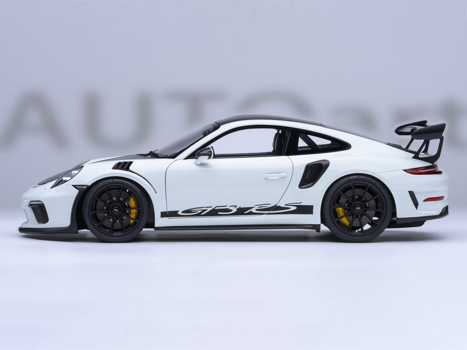Porsche 911 (991.2) GT3 RS Weissach Package White with Carbon Hood and Top 1/18 Model Car by Autoart