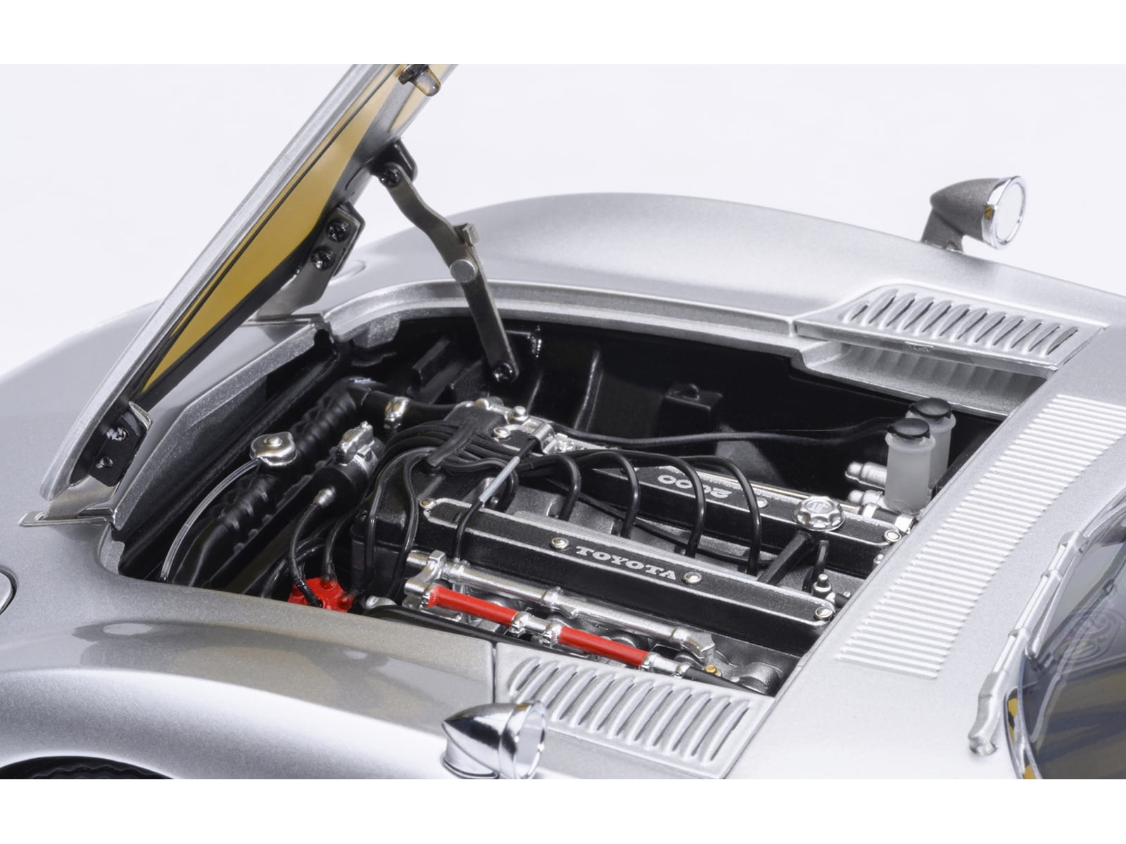 1967 Toyota 2000GT RHD (Right Hand Drive) Silver Metallic 1/18 Model Car by Autoart