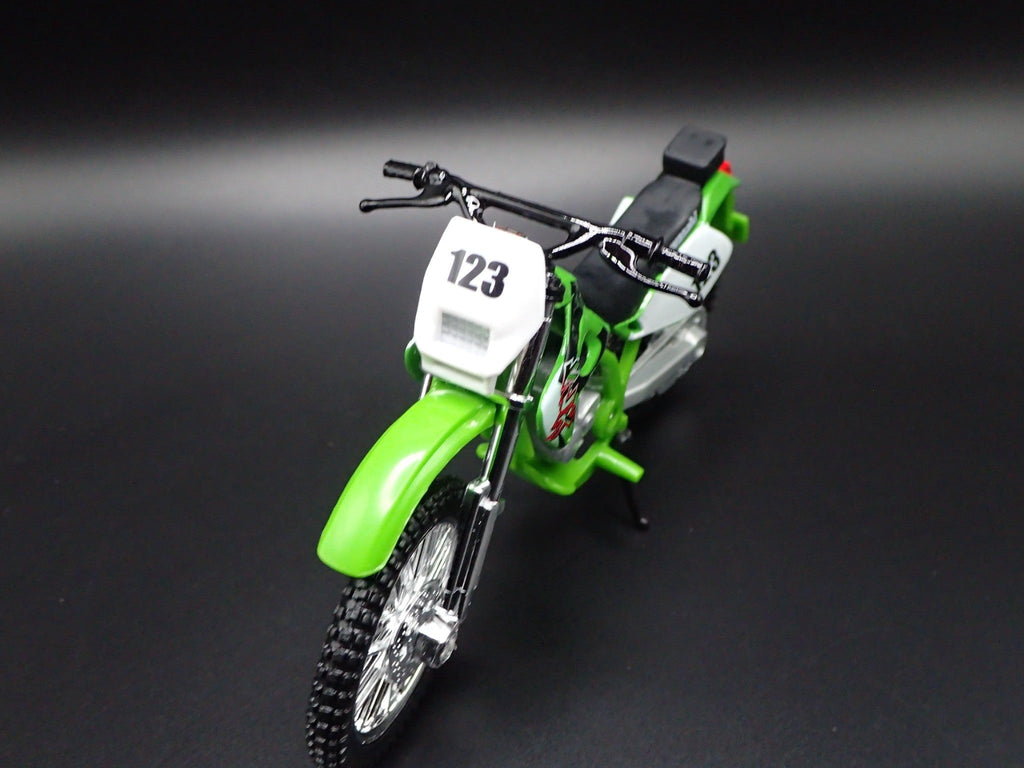 Open Box KAWASAKI KLX 250SR DIRT BIKE MOTORCYCLE GREEN 1/18 SCALE DIECAST MODEL BIKE