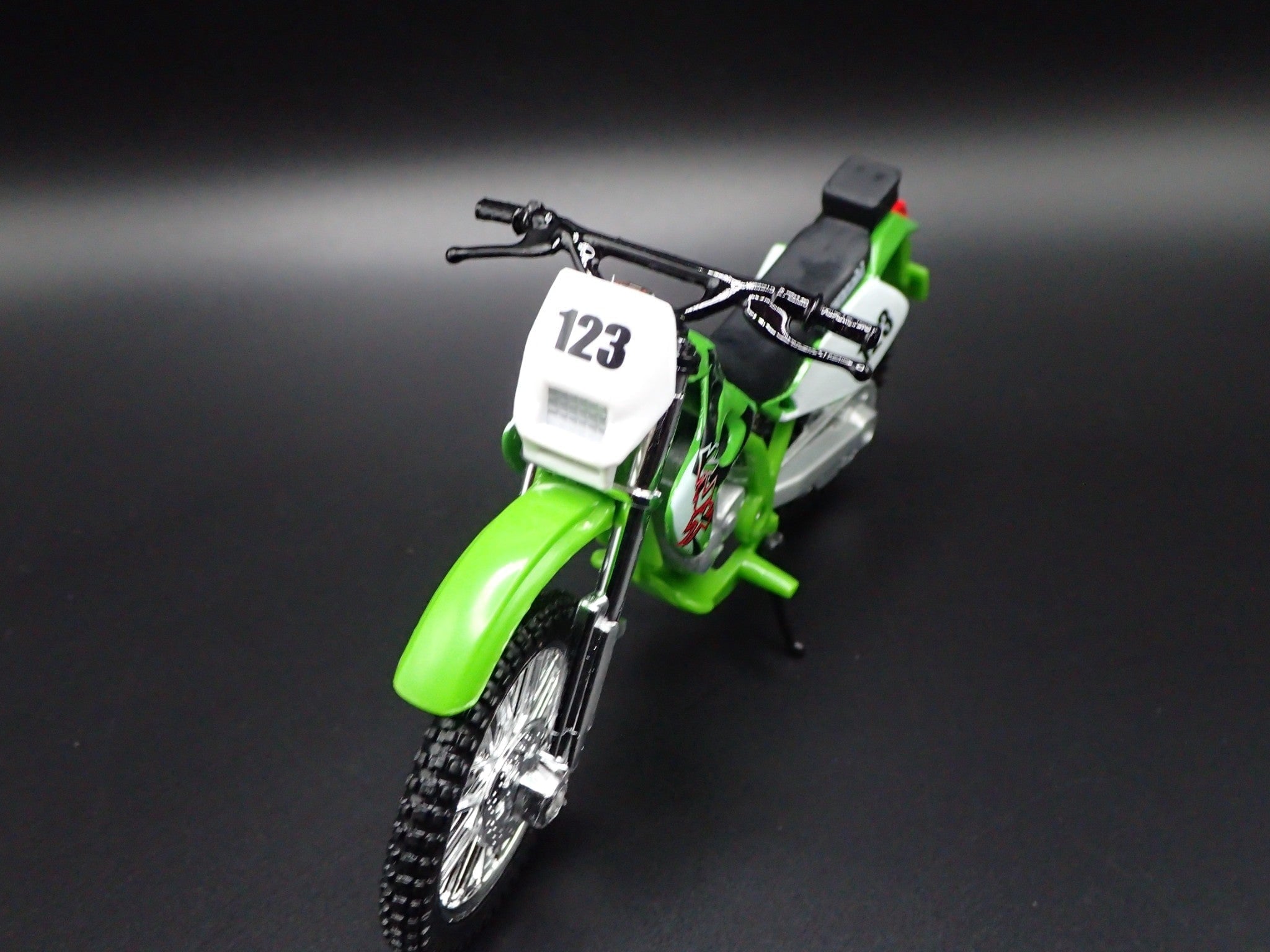 Open Box KAWASAKI KLX 250SR DIRT BIKE MOTORCYCLE GREEN 1/18 SCALE DIECAST MODEL BIKE