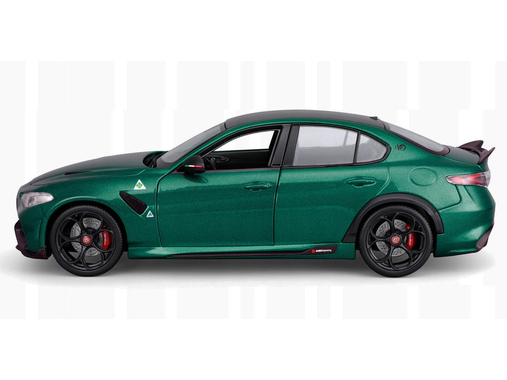 Alfa Romeo Giulia GTA Green Metallic with Carbon Top 1/18 Die Cast Model Car by Bburago