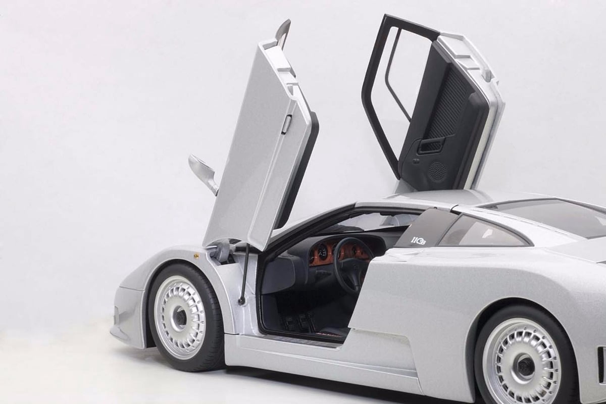 Bugatti EB110 GT Silver 1/18 Diecast Car Model by Autoart