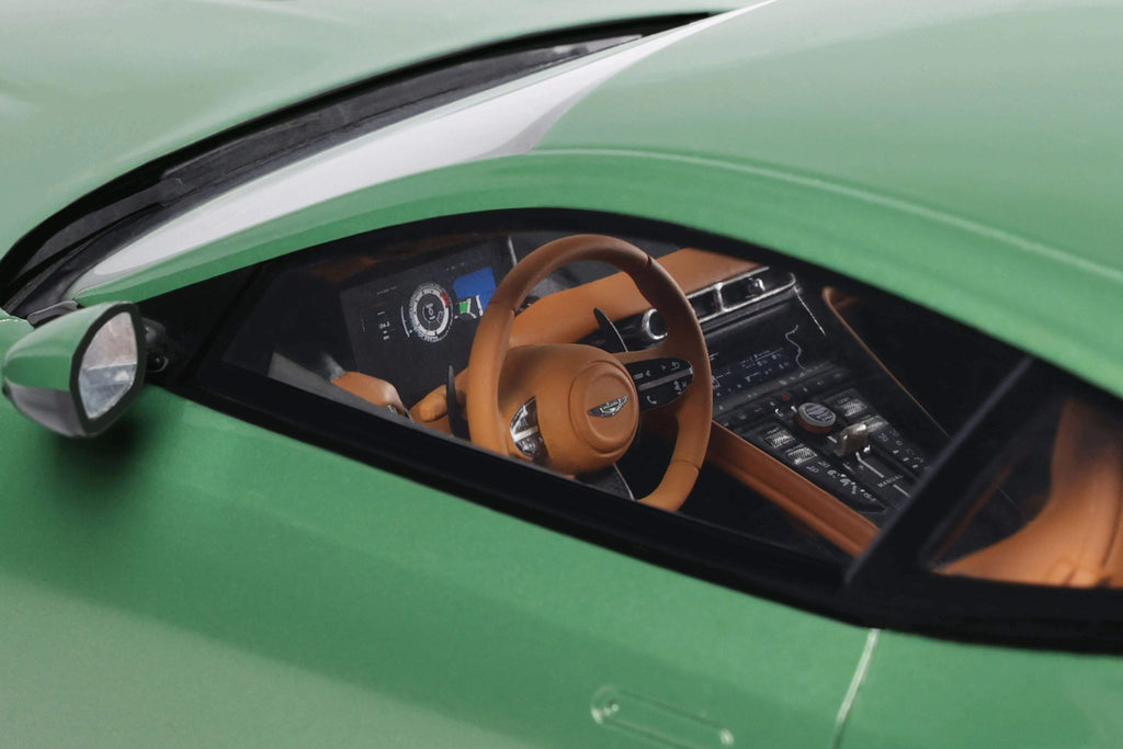 GT SPIRIT 1/18 - ASTON MARTIN DB12 Vantage - 2023