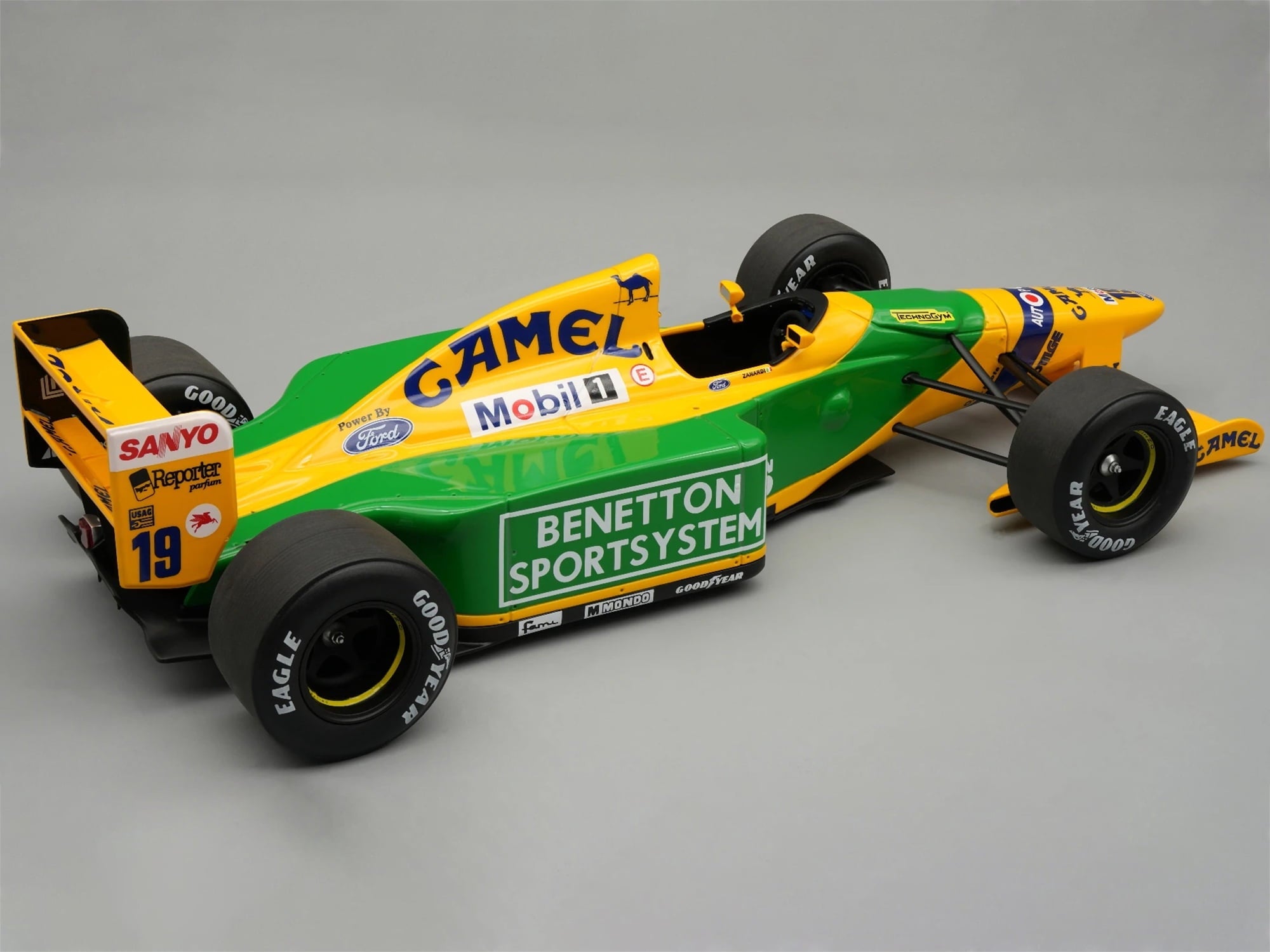 Benetton B192 #19 Alex Zanardi Test Car F1 "Spanish GP" (1992) "Mythos Series" with Display Case 1/18 Model Car by Tecnomodel