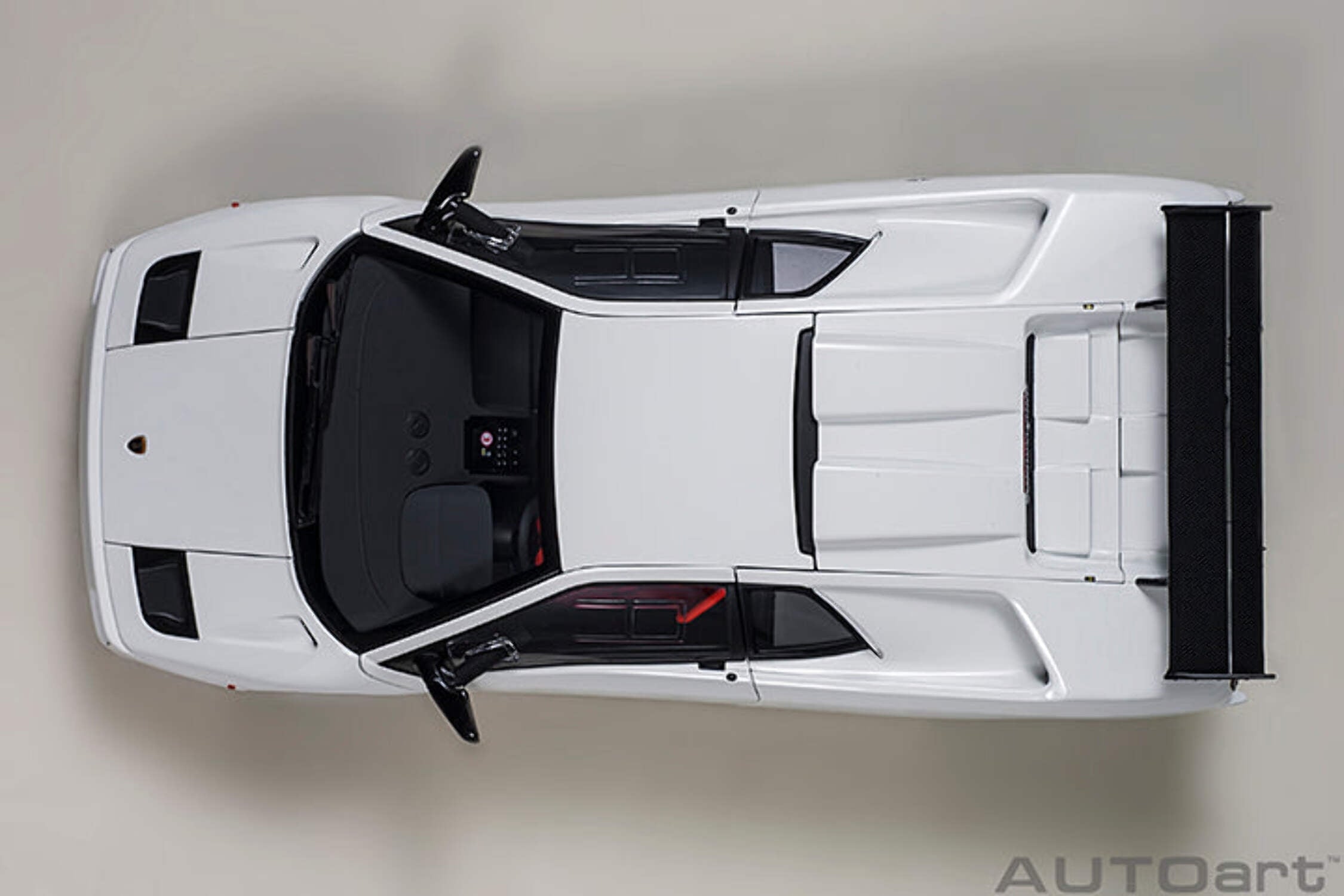 Lamborghini Diablo SV-R Impact White 1/18 Model Car by Autoart