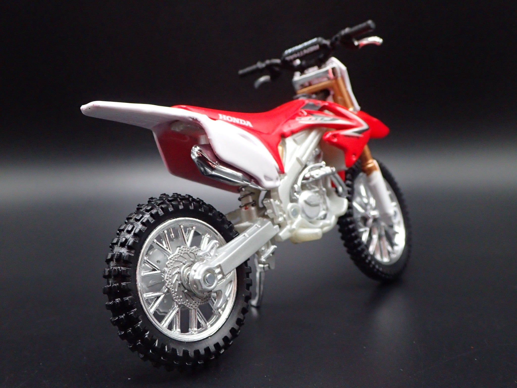 Open Box HONDA CRF450R DIRT BIKE MOTORCYCLE RED 1/18 SCALE DIORAMA DIECAST MODEL BIKE