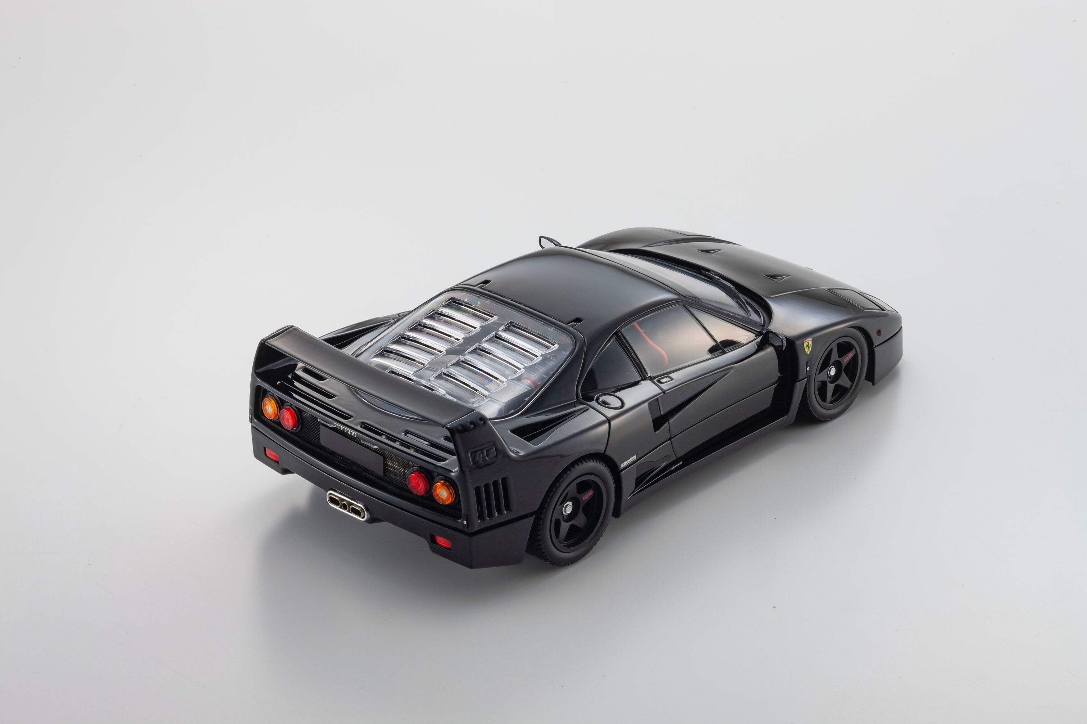 Ferrari F40 Black 1/18 Diecast Model Car by Kyosho