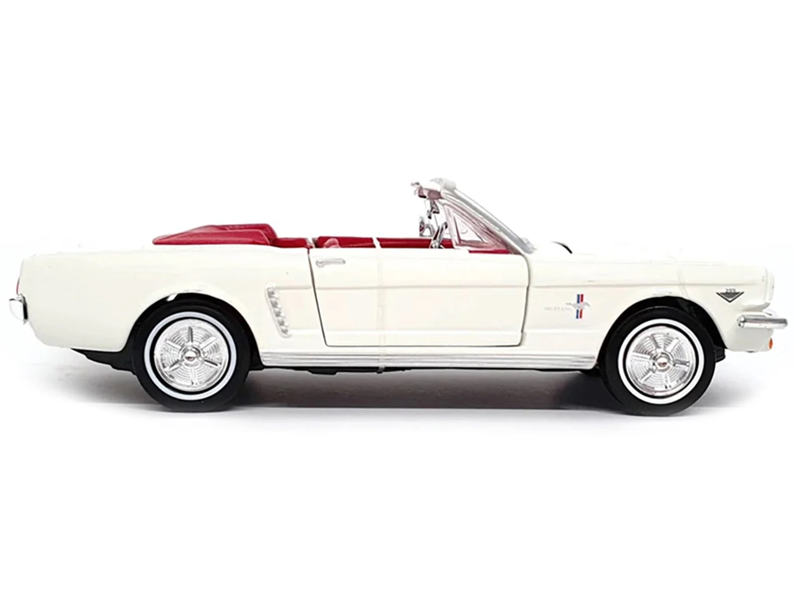 1964 1/2 Ford Mustang Convertible White w/Red Interior James Bond 007 "Goldfinger" (1964) 1/18 Diecast Model Car by Motormax