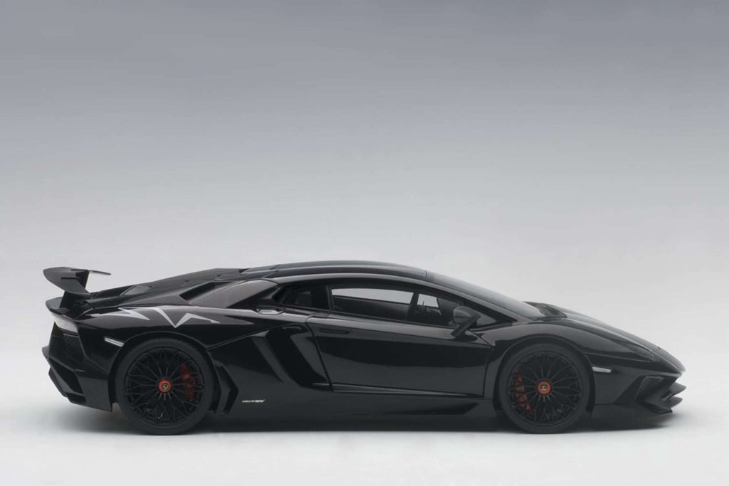 Autoart 74556 Lamborghini Aventador LP750-4 SV Nero Aldebaran-Gloss Black 1-18 Scale Model Car