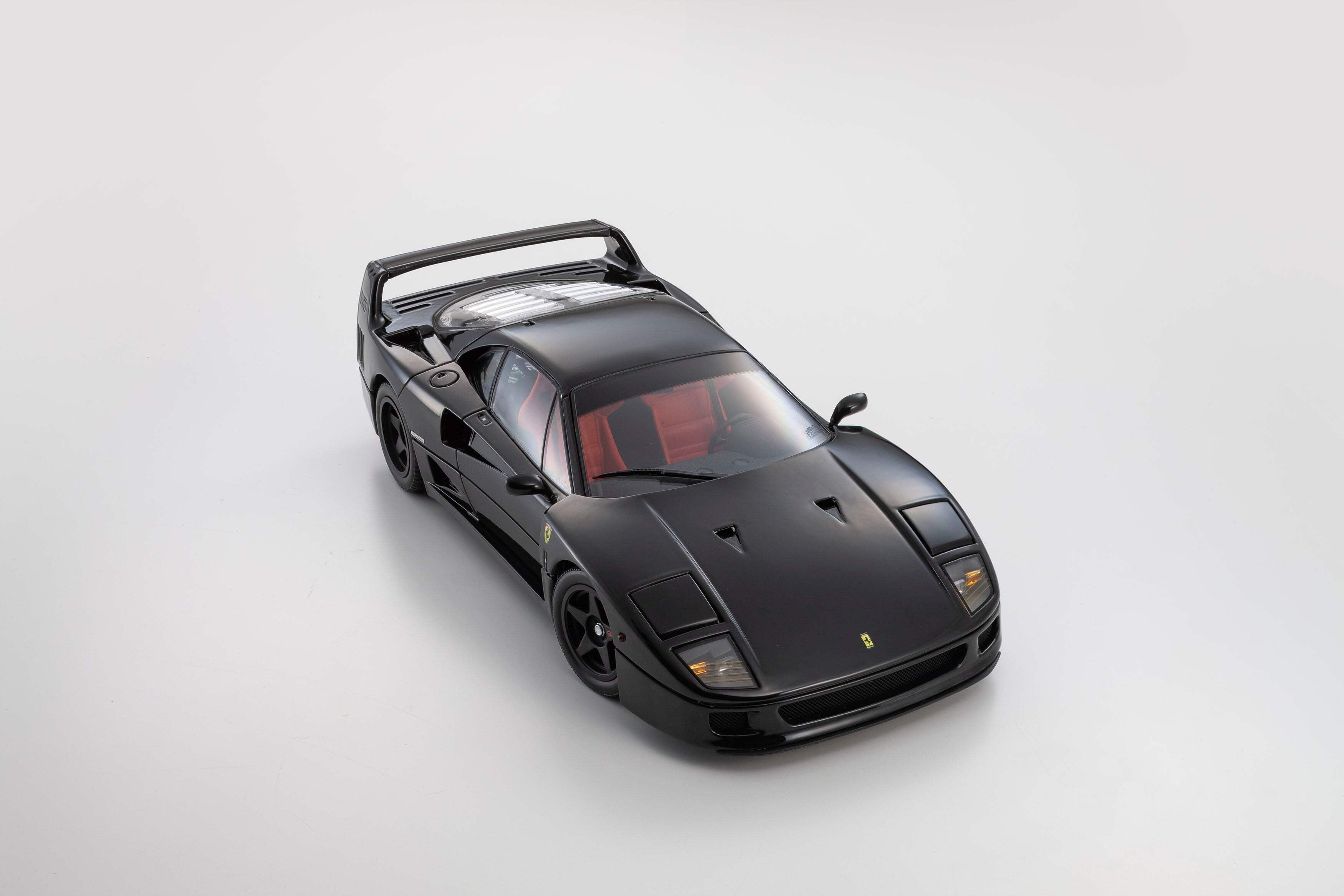 Ferrari F40 Black 1/18 Diecast Model Car by Kyosho