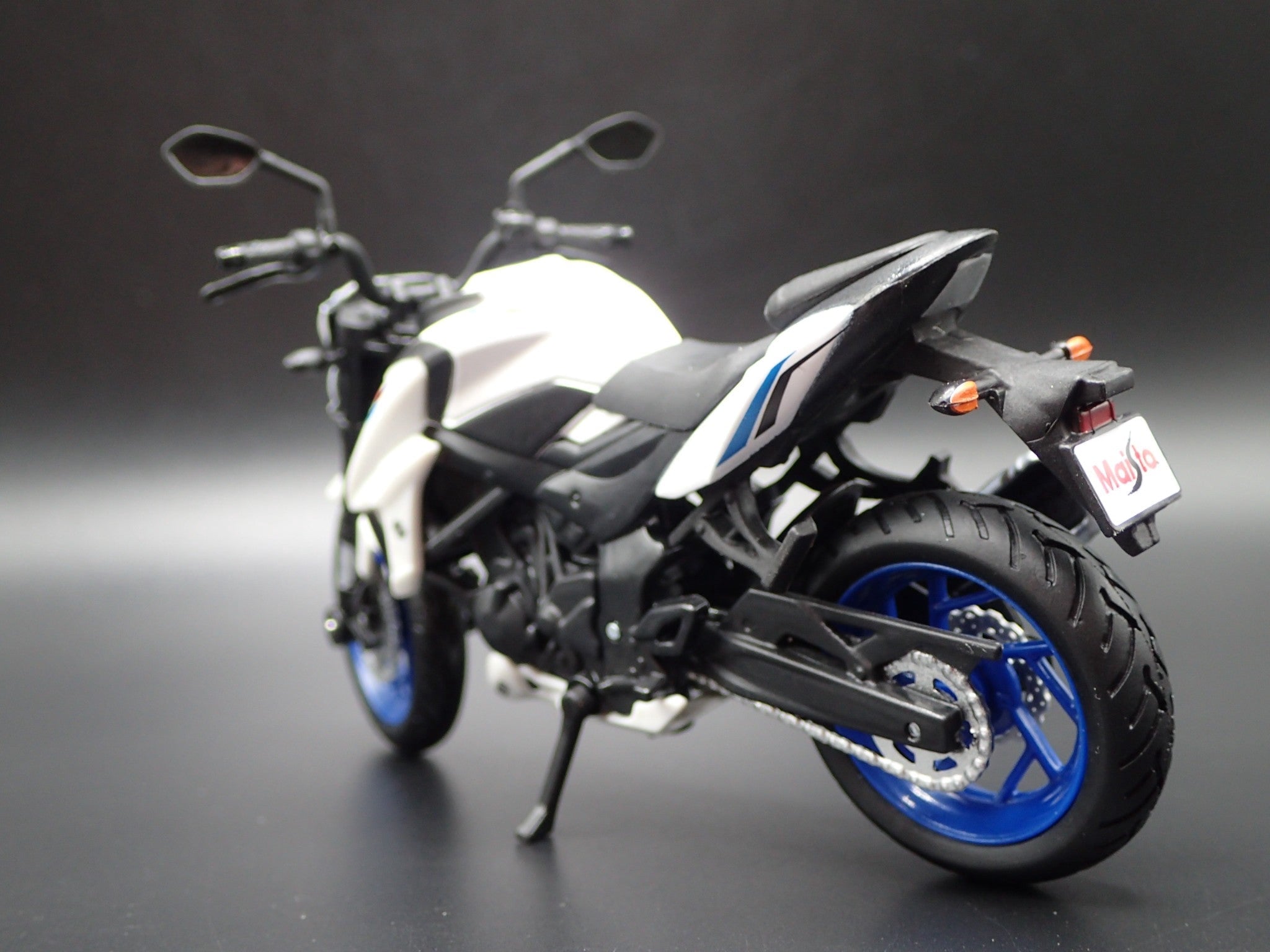 Open Box SUZUKI GSX-S750 ABS SPORT BIKE MOTORCYCLE WHITE 1/18 SCALE DIECAST MODEL BIKE