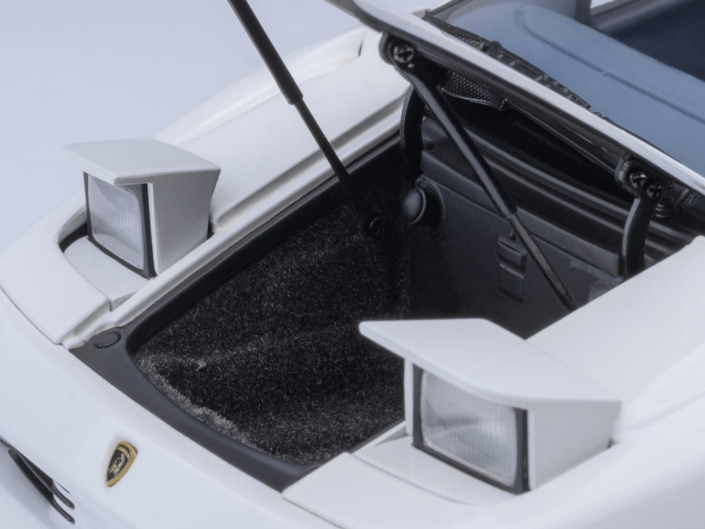 Lamborghini Diablo SE30 Jota Impact White 1/18 Model Car by Autoart