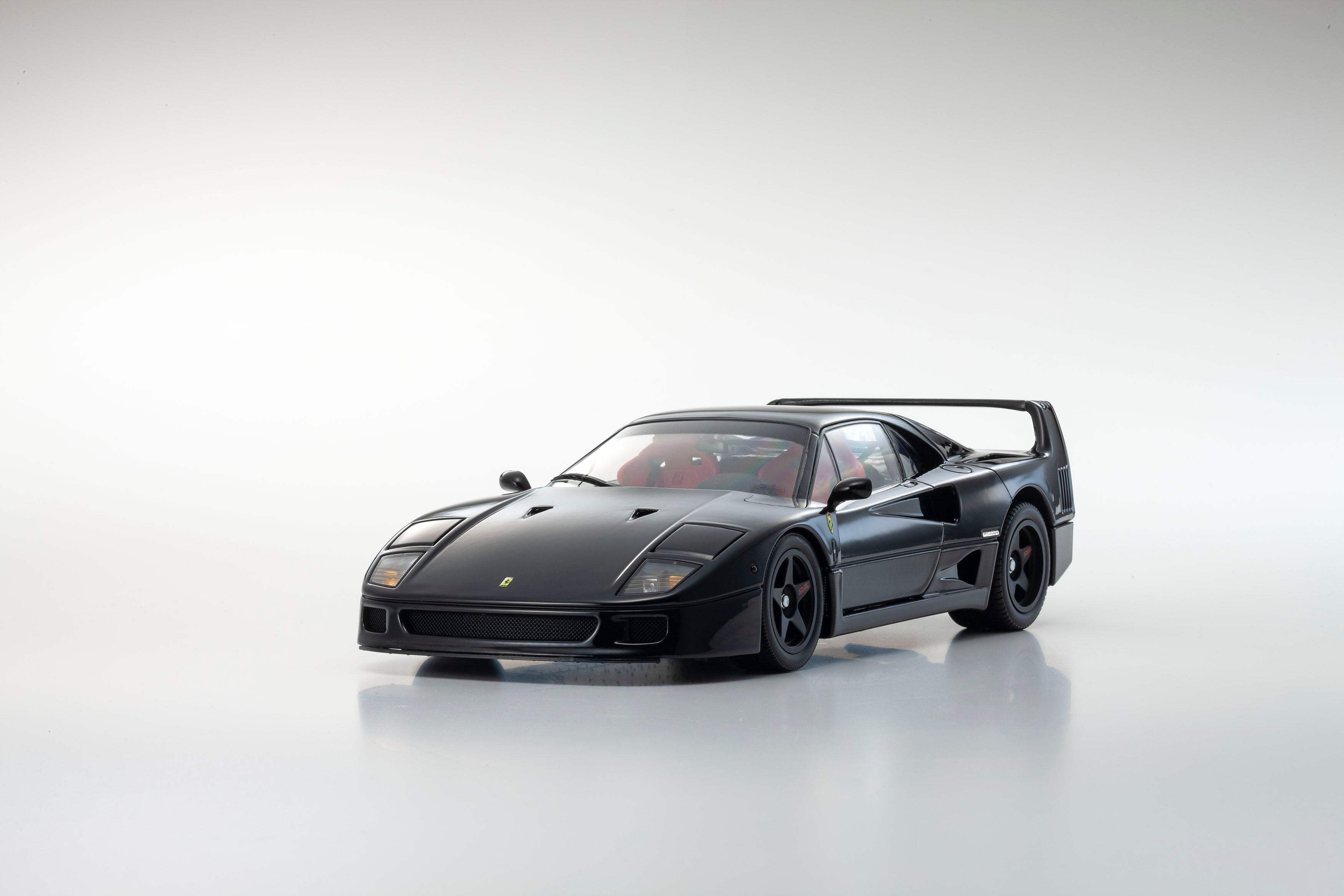 Ferrari F40 Black 1/18 Diecast Model Car by Kyosho