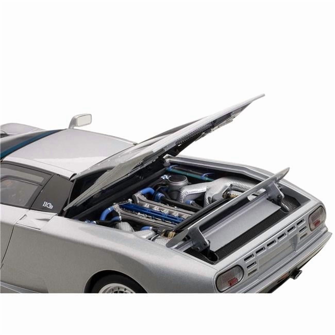 Autoart AA70979 1 to 18 Scale Bugatti EB110 GT Silver Diecast Model Car