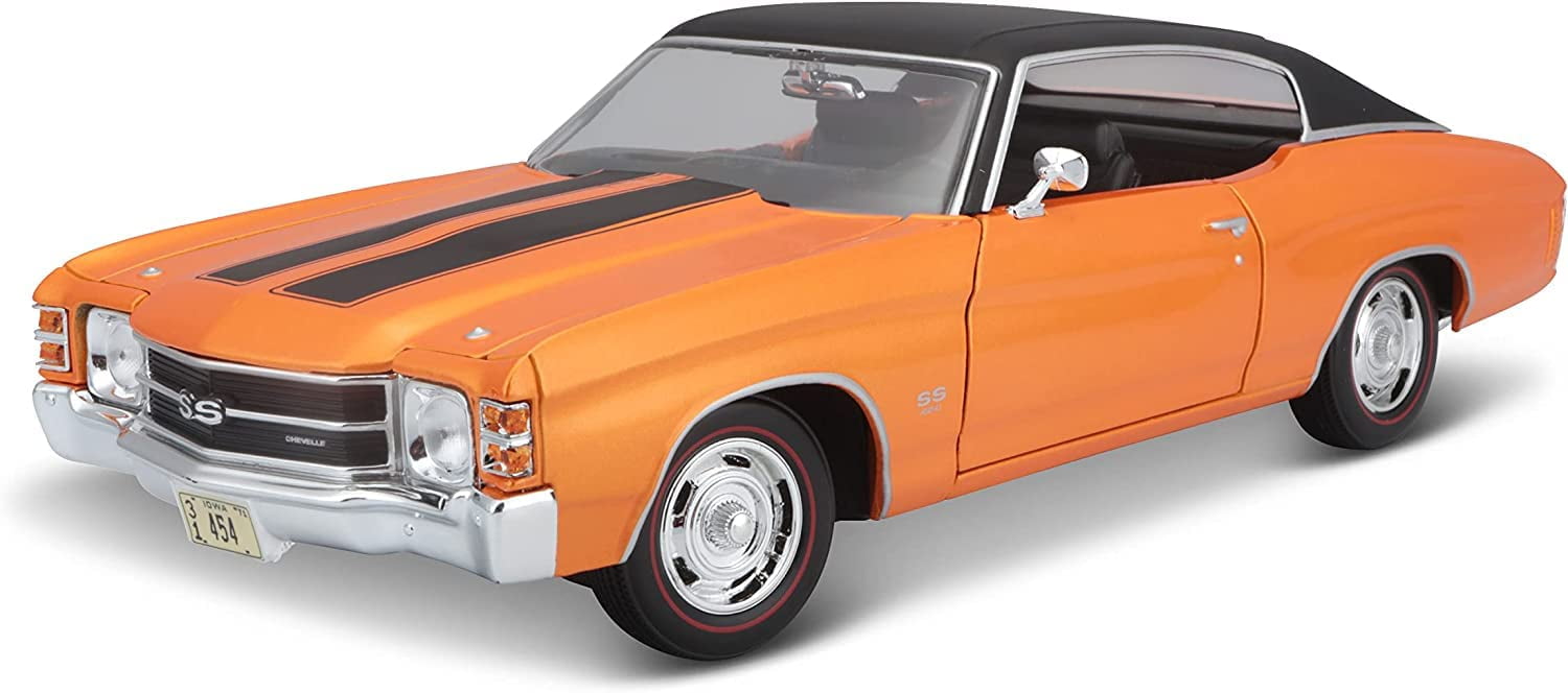 Maisto 1:18 Scale 1971 Chevy Chevelle SS 454 Coupe Diecast Vehicle (Colors May Vary)