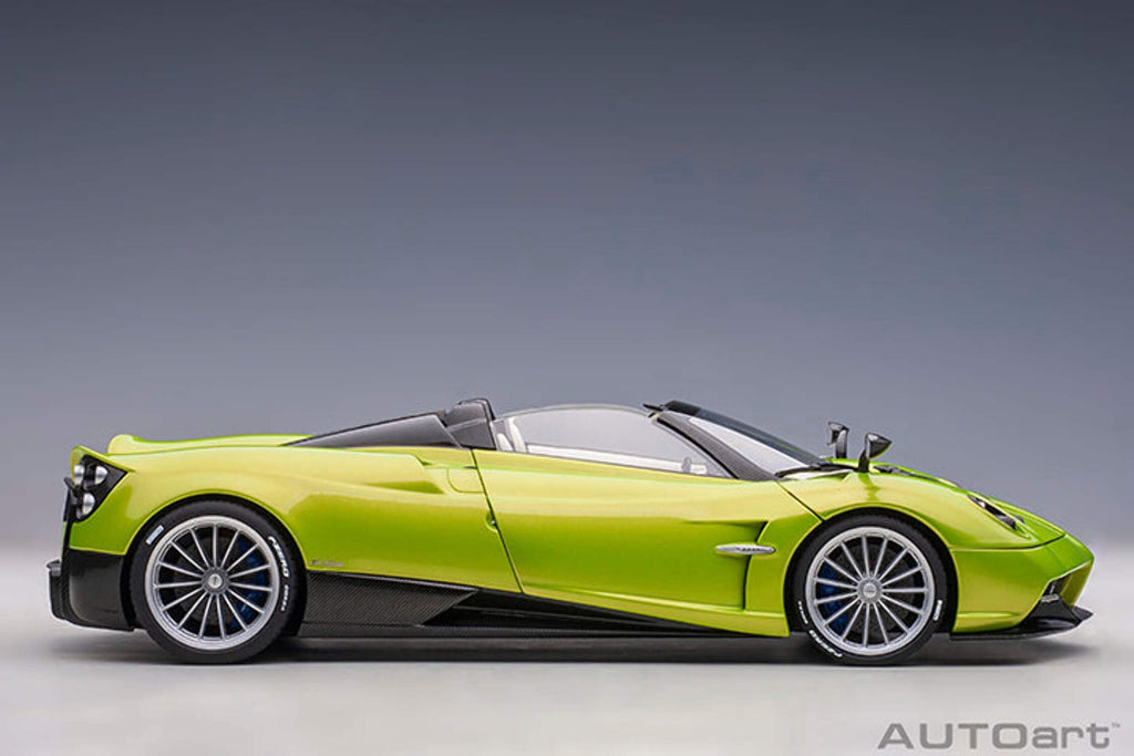 Pagani Huayra Roadster Verde Firenze Green Metallic and Carbon with Luggage Set 1/18 Model Car by Autoart