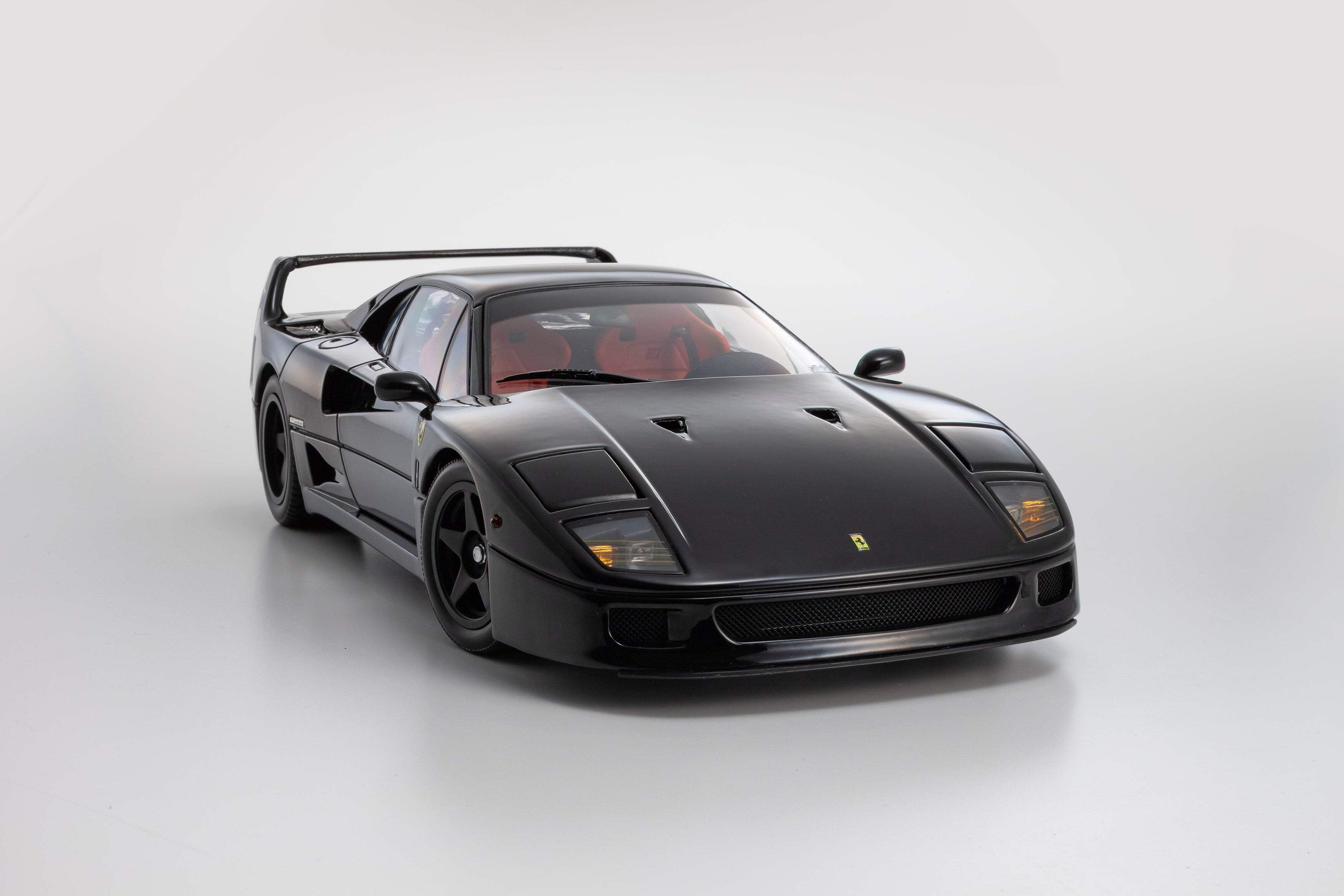 Ferrari F40 Black 1/18 Diecast Model Car by Kyosho