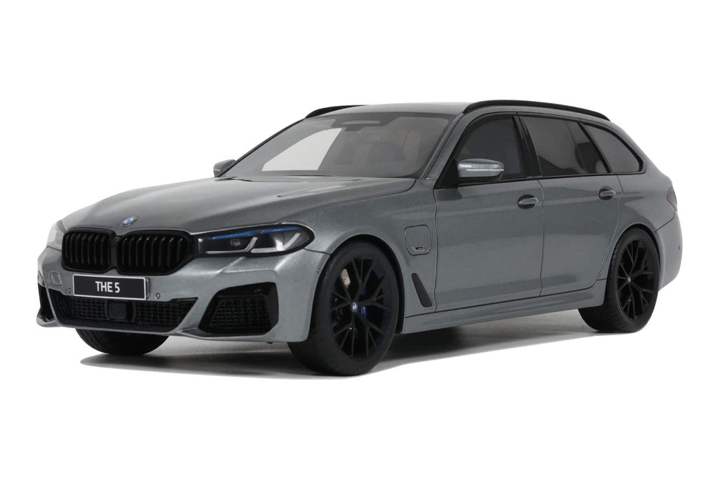 2023 BMW 530E XDrive M Silver Metallic 1/18 Model Car by GT Spirit