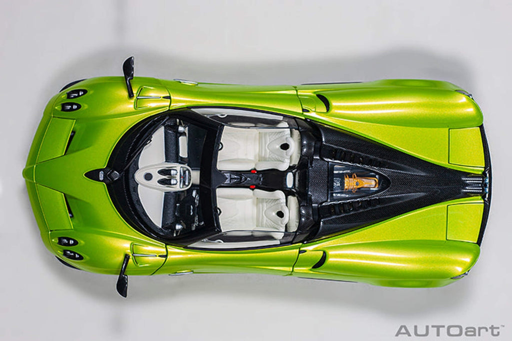 Pagani Huayra Roadster Verde Firenze Green Metallic and Carbon with Luggage Set 1/18 Model Car by Autoart