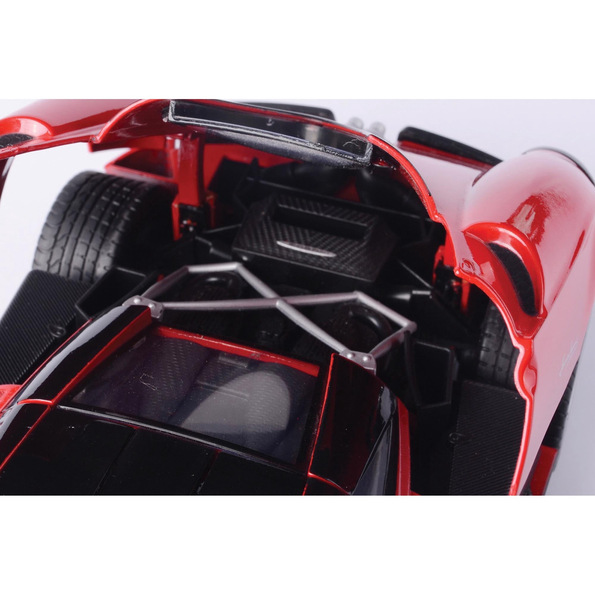 Pagani Huayra - 1:18 Red