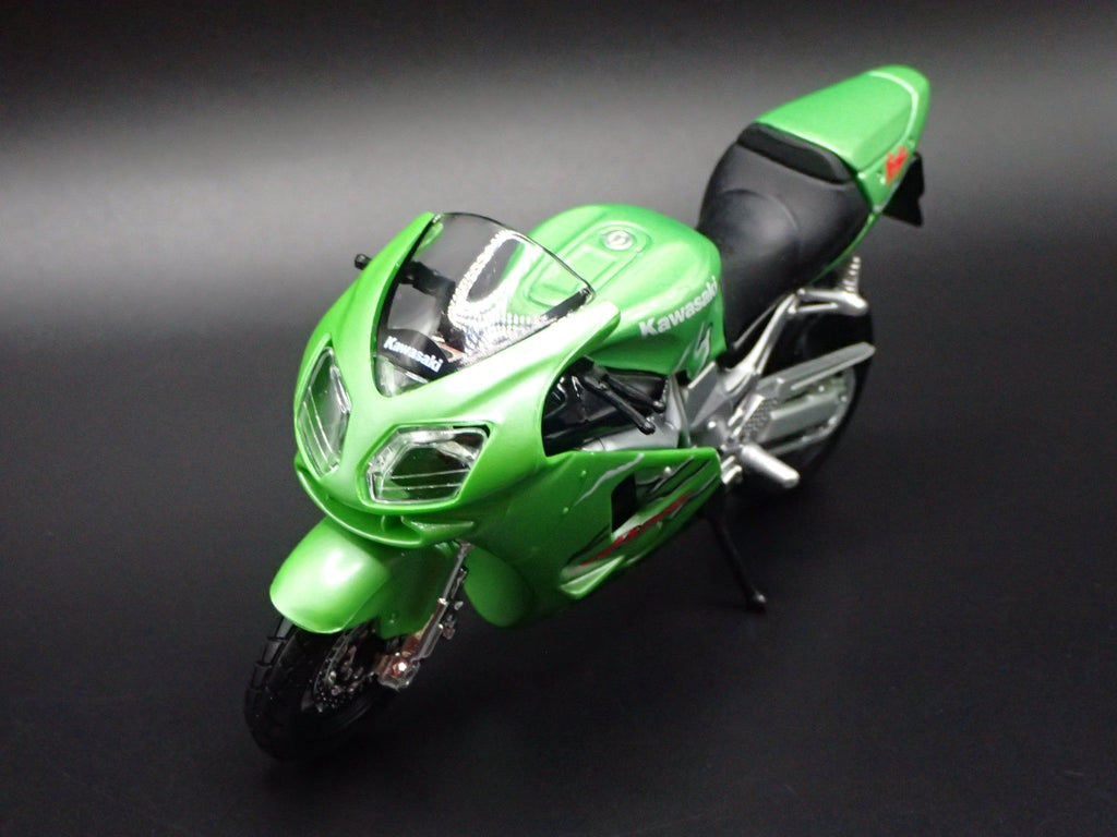 Open Box KAWASAKI NINJA ZX12R BIKE MOTORCYCLE GREEN 1/18 SCALE DIORAMA DIECAST MODEL BIKE