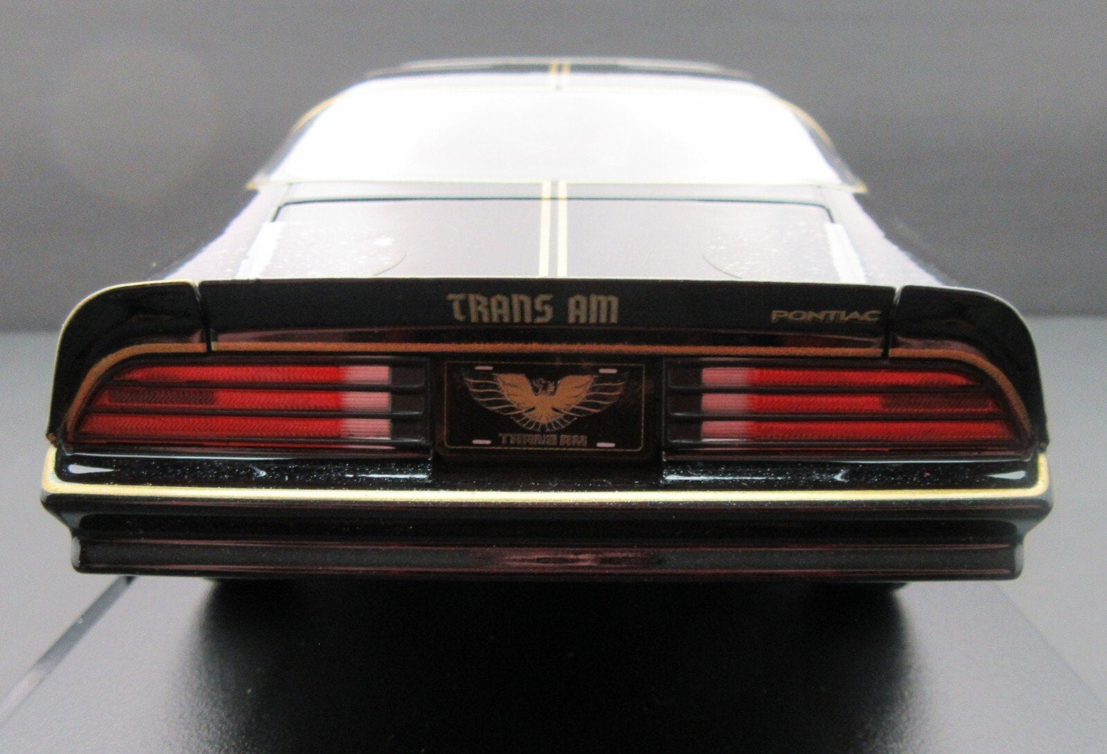 Maisto SE 1978 Pontiac Firebird Trans Am, 1:18, Black