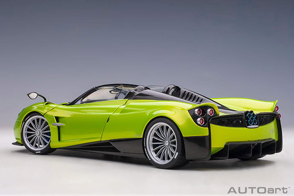 Pagani Huayra Roadster Verde Firenze Green Metallic and Carbon with Luggage Set 1/18 Model Car by Autoart