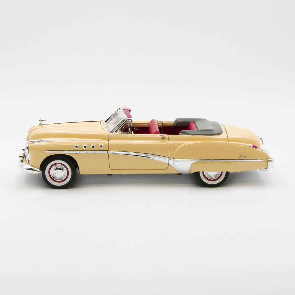 1949 Buick Roadmaster Cream with Red Interior 1/18 Diecast Model Car by Motormax