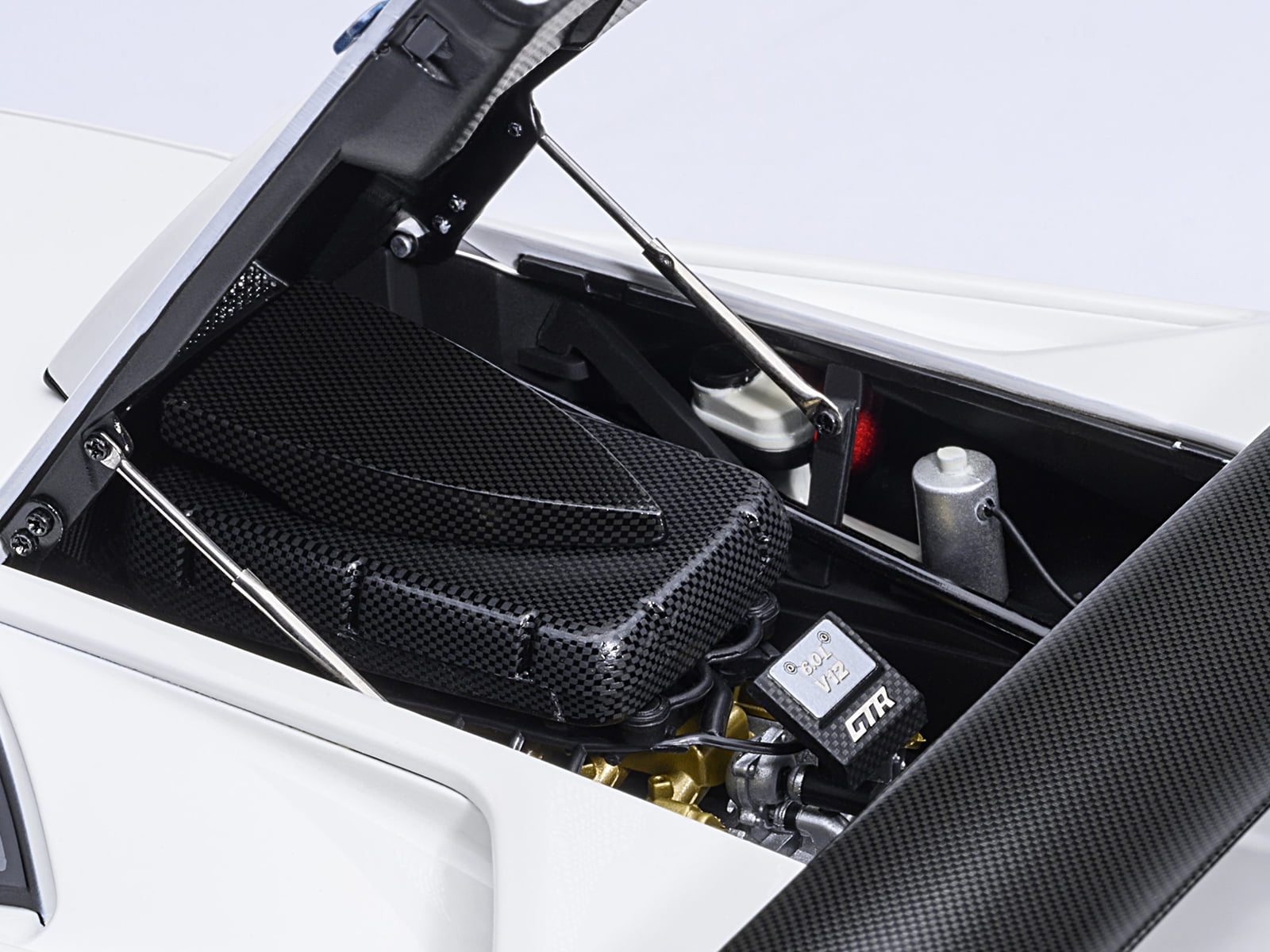 Lamborghini Diablo GTR Impact White 1/18 Diecast Model Car by Autoart