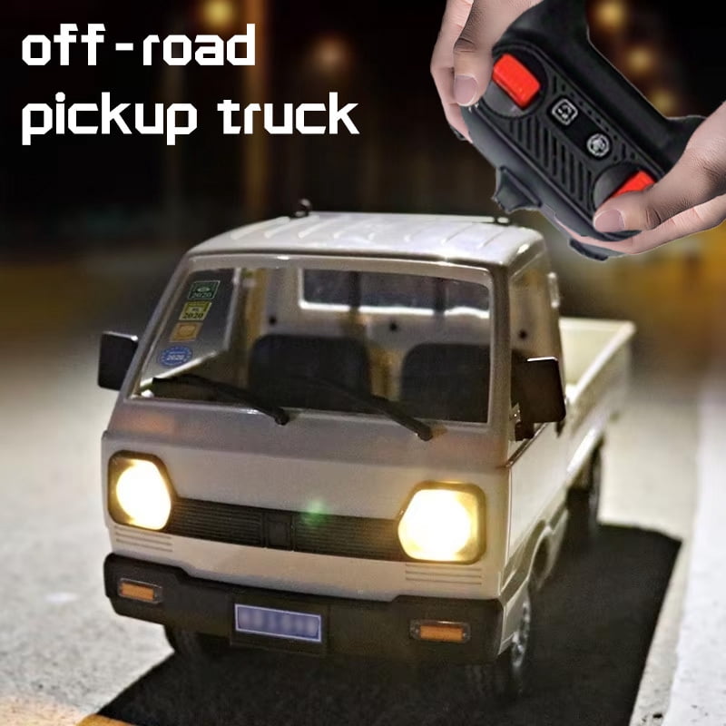 KF31 1:18 Spray Drift Pickup Truck 360° Rotating Stunts Spray Blooming LED Lighting 2.4G Anti-interference Powerful Motor DIY Creative Stickers for Free Placement One-button Demonstration Super Conve