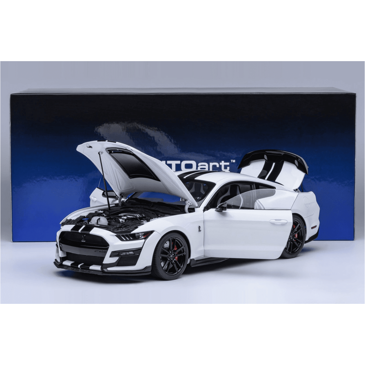 Ford Mustang Shelby GT500 Oxford White with Black Stripes 1/18 Model Car by Autoart