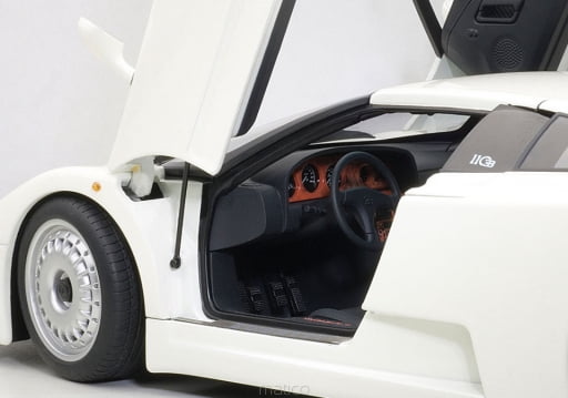 Bugatti EB110 GT White 1/18 Diecast Model Car by Autoart