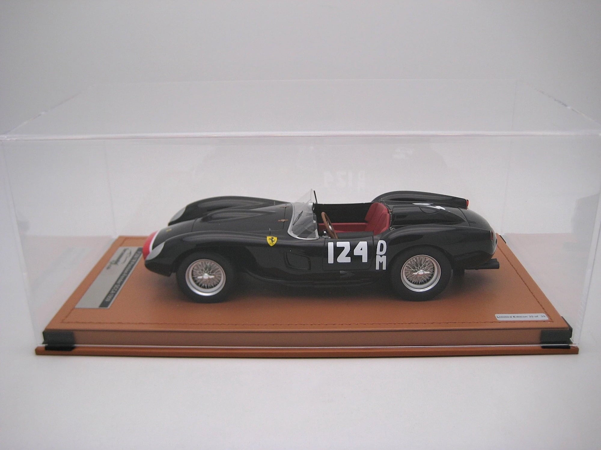 Ferrari 250 TR Pontoon-Fender #124 Alan Connel "SCCA National Virginia" (1959) w/Case 1/18 Model Car by Tecnomodel.