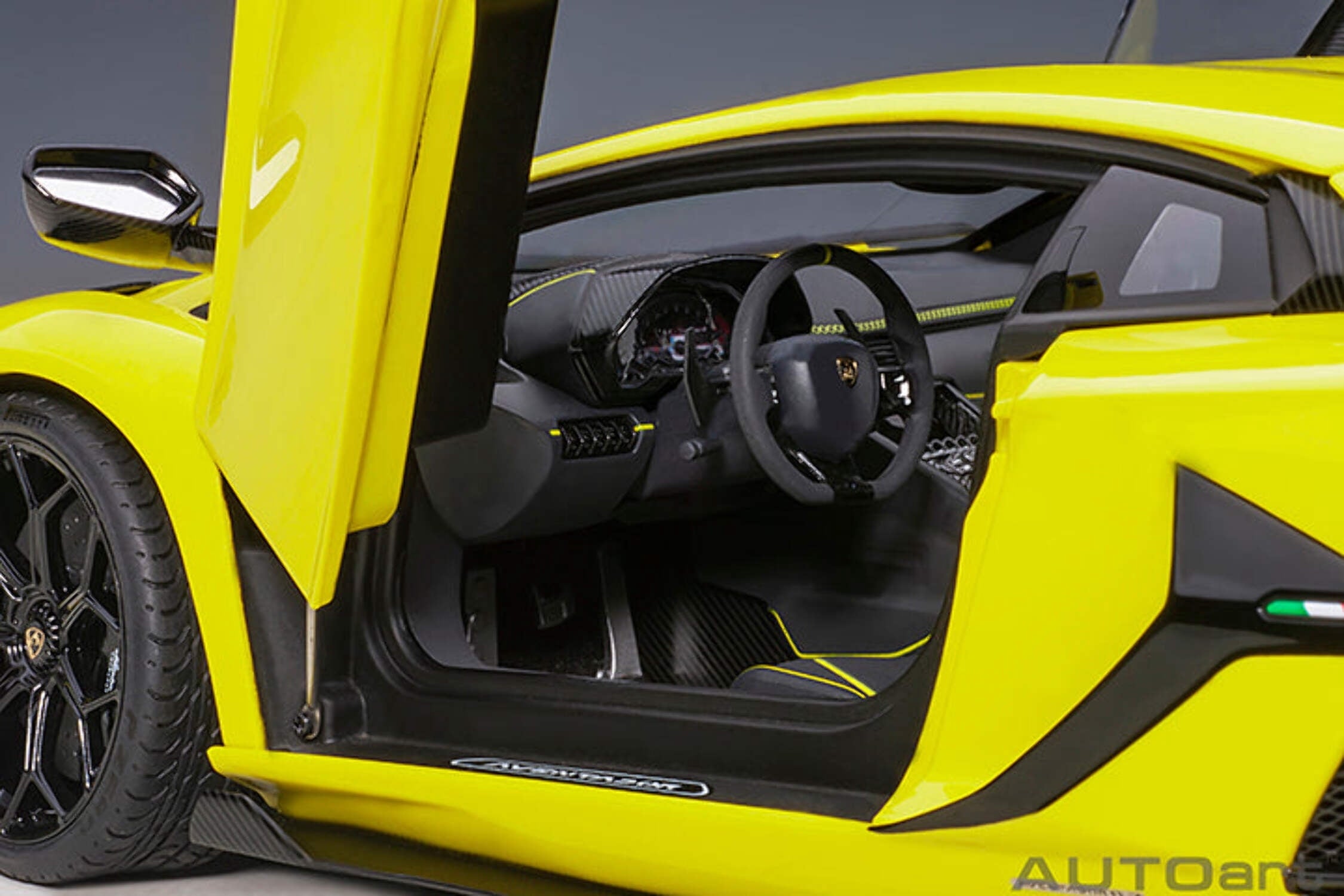 Lamborghini Aventador SVJ Giallo Tenerife / Pearl Yellow 1/18 Model Car by Autoart